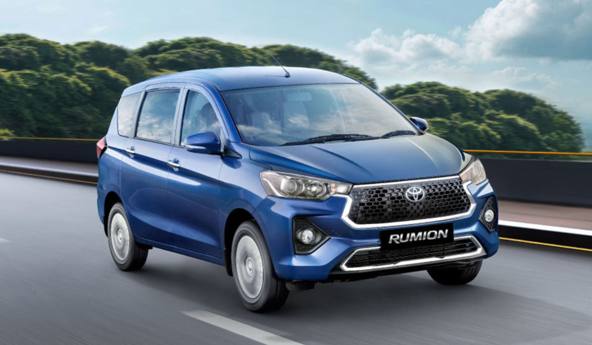 Elevate Your Journey with Toyota Rumion |Compare with Ertiga Vs Carens